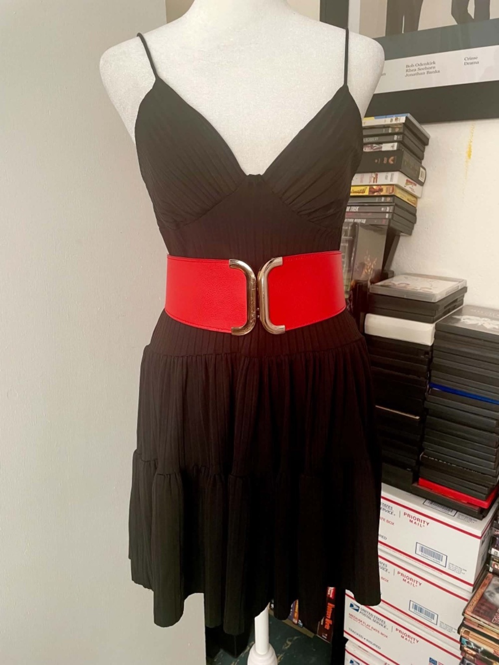 Vintage Red Wide Statement Belt with Gold Buckle, Retro Stretch Waist Belt
